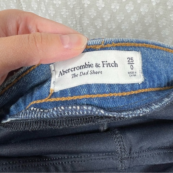 Abercrombie & Fitch Light Wash The Dad Maternity Shorts - Picture 4 of 4